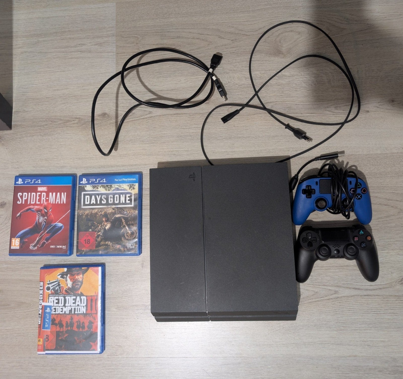 PlayStation 4 Compleet met 2 Controllers en 5 Games, Met 2 controllers, Ophalen of Verzenden, Slim, Gebruikt