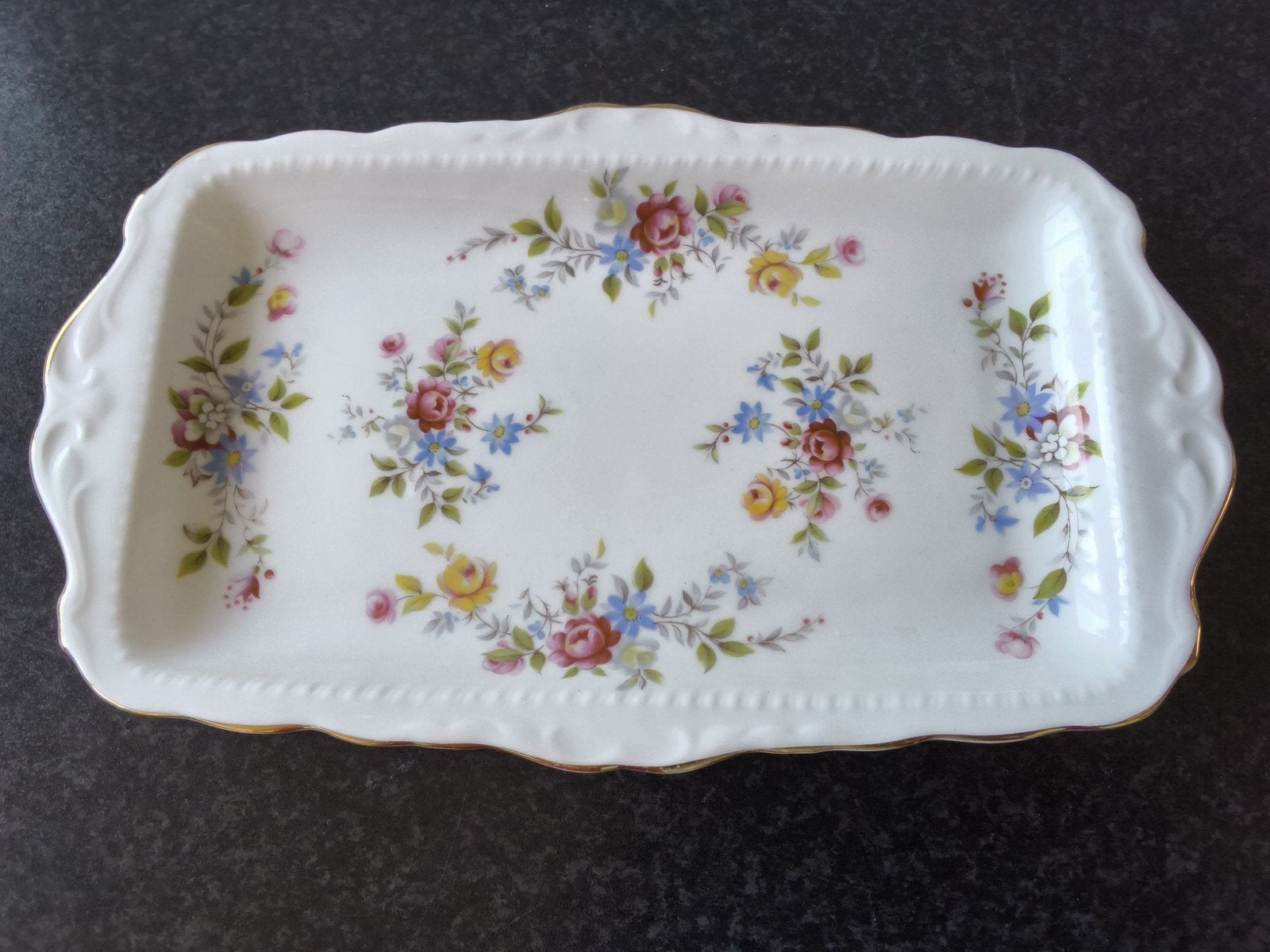 engelse royal vale cakeschaal, Ophalen of Verzenden, Overige stijlen, Porselein, Schaal of Schalen