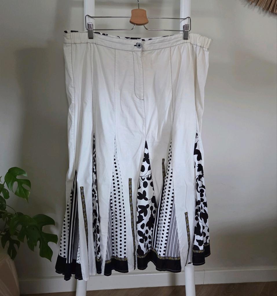 Be the queen lange rok maat 50 zwart/wit magna promiss c&a, Kleding | Dames, Grote Maten, Rok, Zwart, Ophalen of Verzenden, Zo goed als nieuw