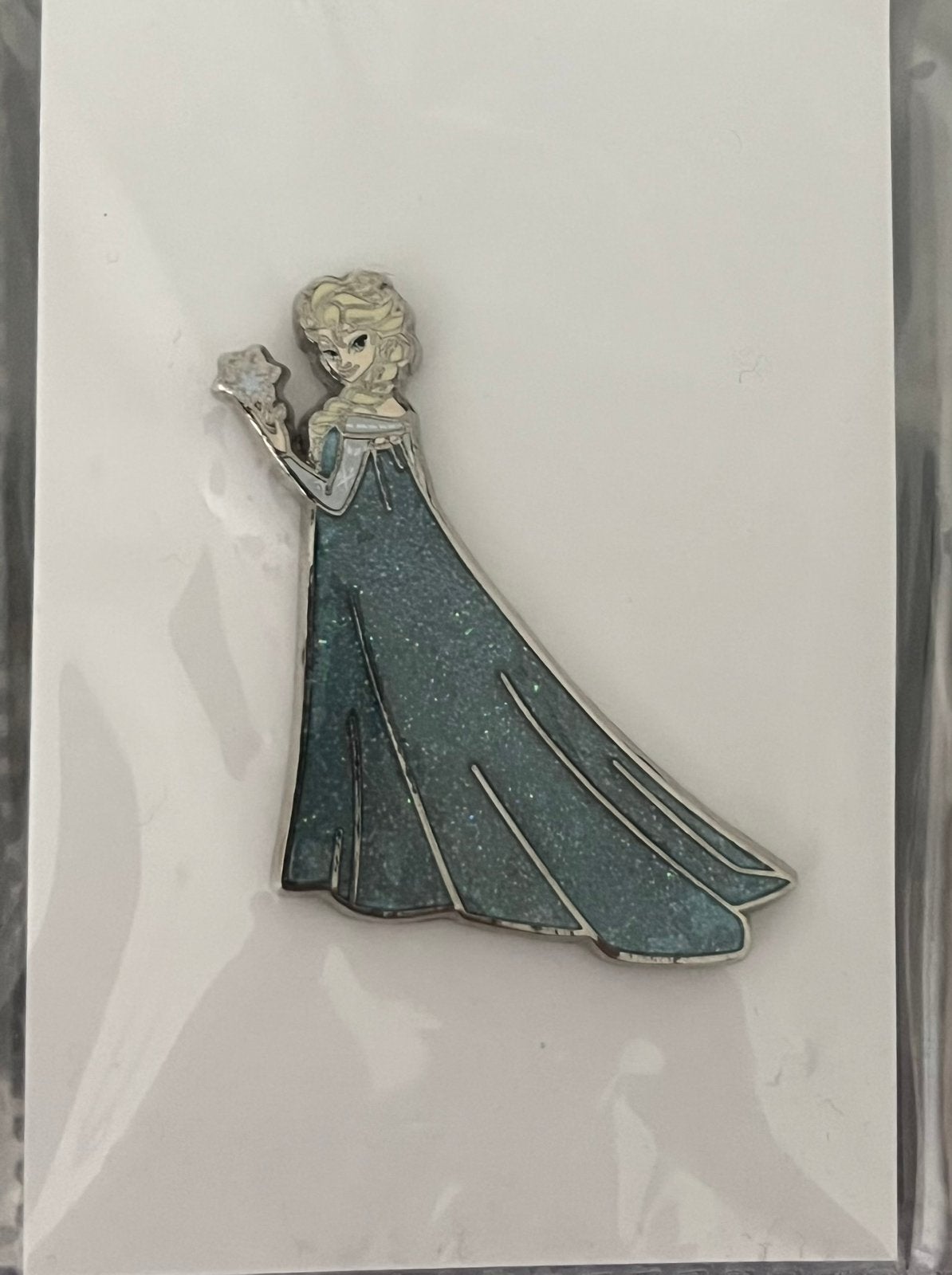Disney Frozen Elsa pin, Ophalen of Verzenden, Overige figuren, Zo goed als nieuw, Overige typen