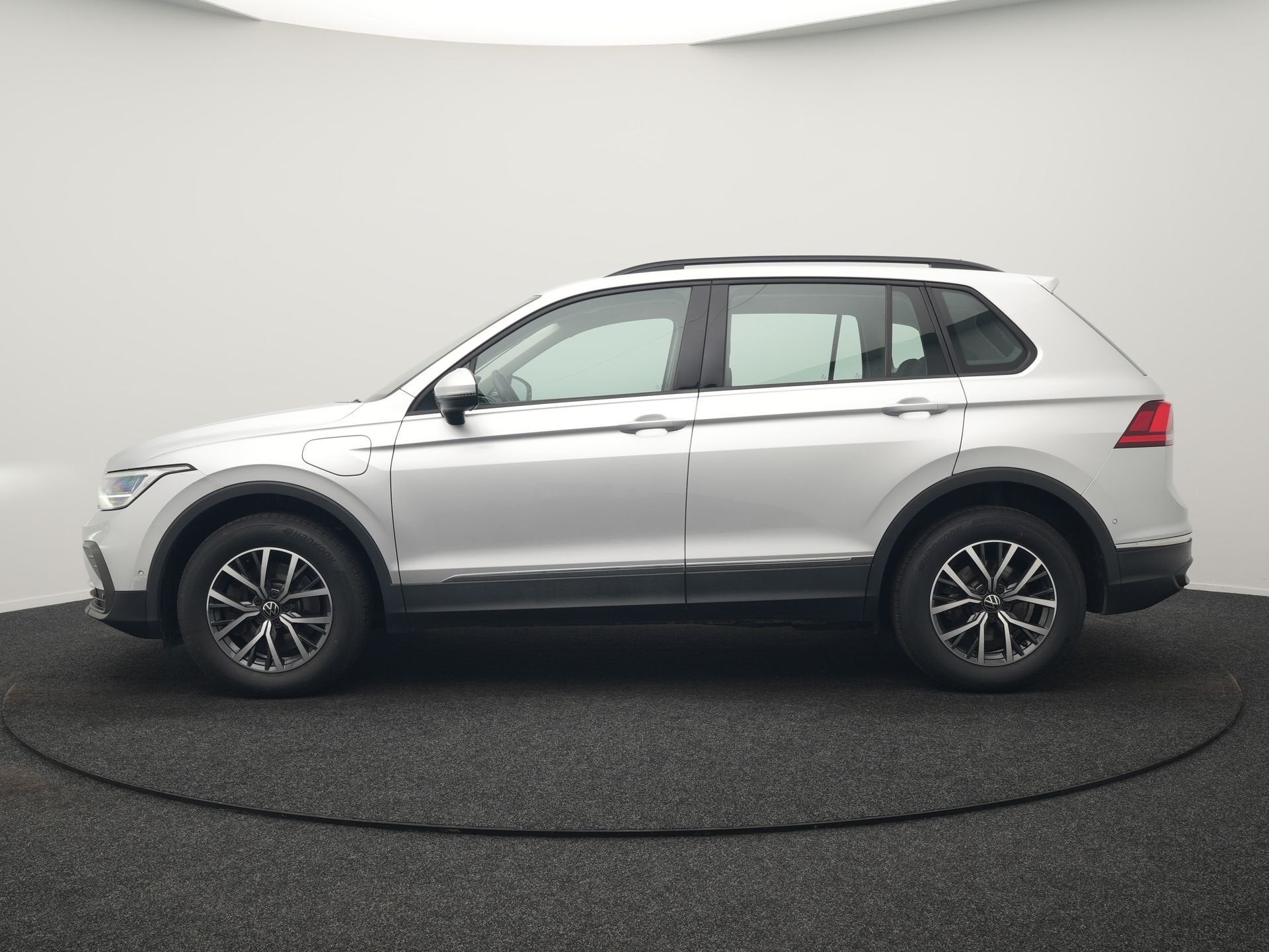 Volkswagen Tiguan 1.4 TSI eHybrid Life PHEV 245pk | Trekhaak, Auto's, 1716 kg, Stof, Automatische klimaatregeling, 4 cilinders