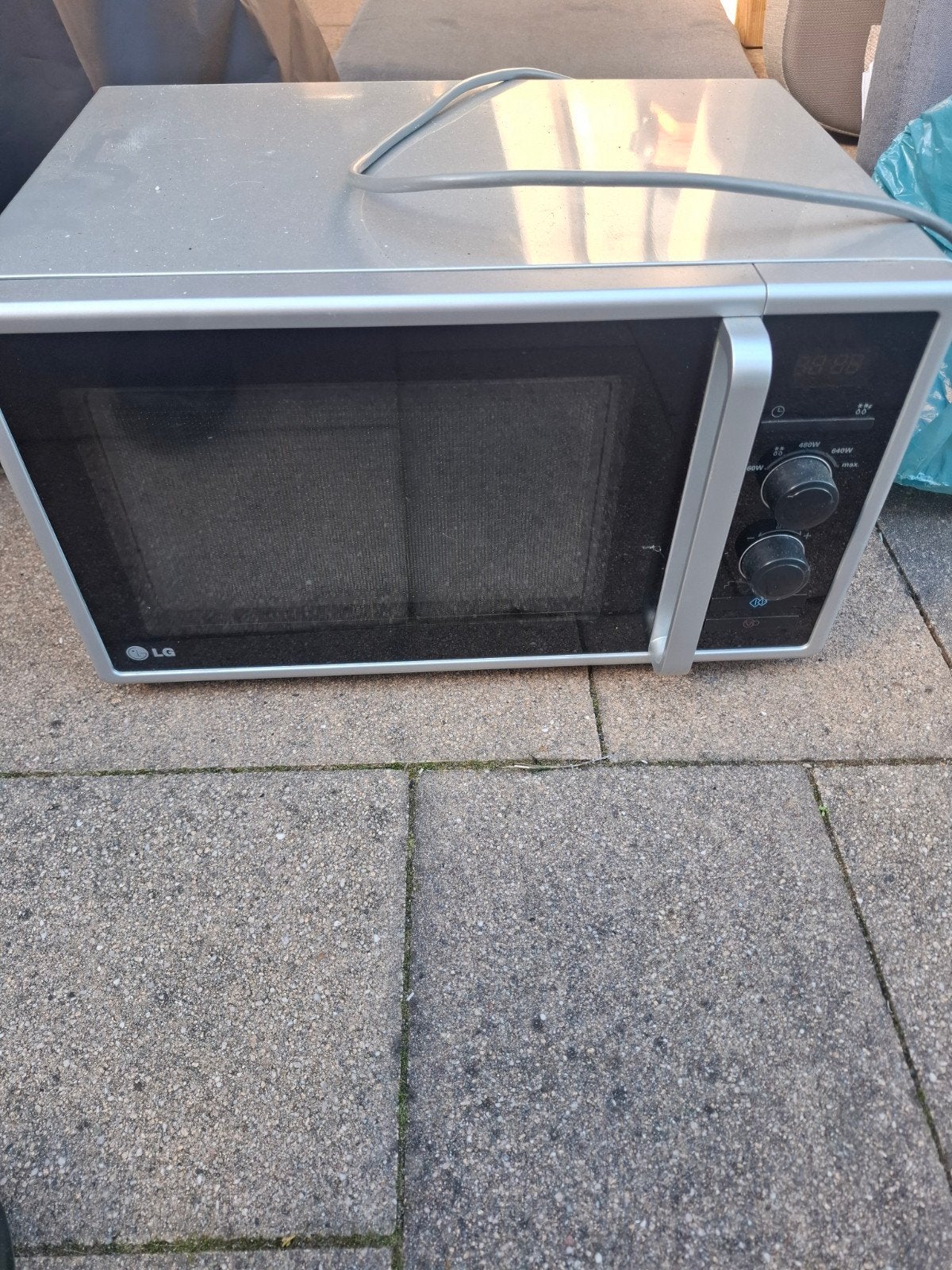 LG Magnetron - Slechts 3x gebruikt, Ophalen, Draaiplateau, Magnetron, Zo goed als nieuw