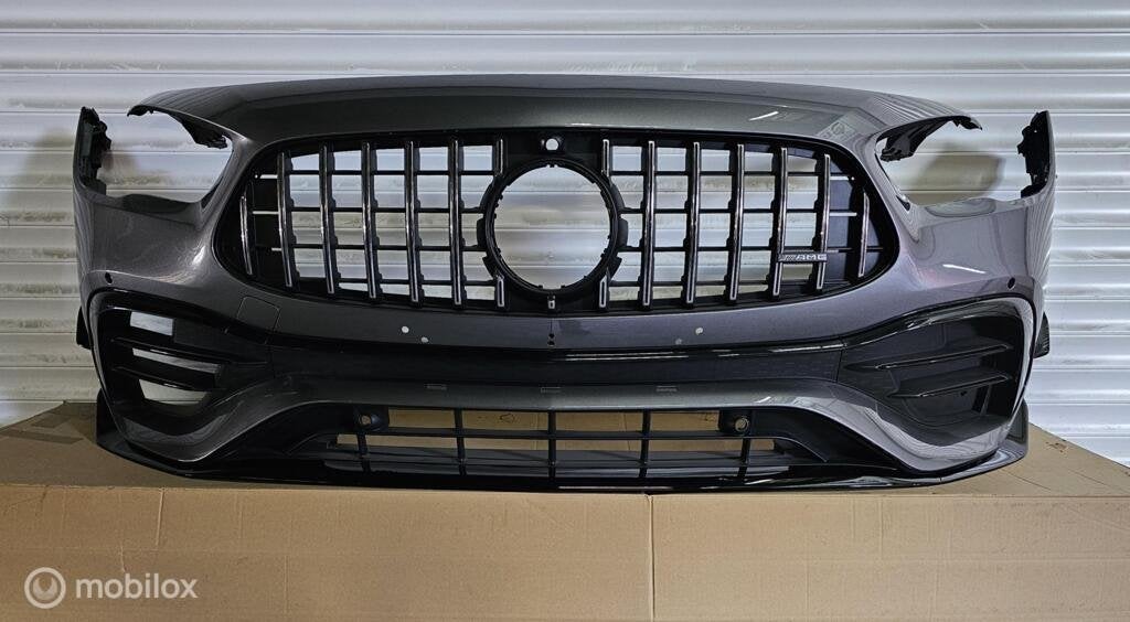 Mercedes Gla 45 AMG voorbumper Earo origineel W247 H247, Gebruikt, Voor, Ophalen of Verzenden, Bumper