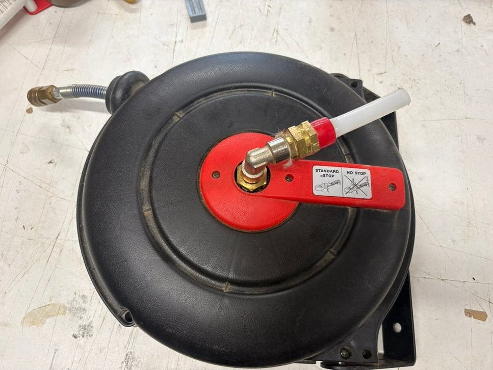 Automatisch luchtslanghaspel  ( wel moet slang vervangen ), Doe-het-zelf en Verbouw, Compressors, Gebruikt, 100 liter of meer
