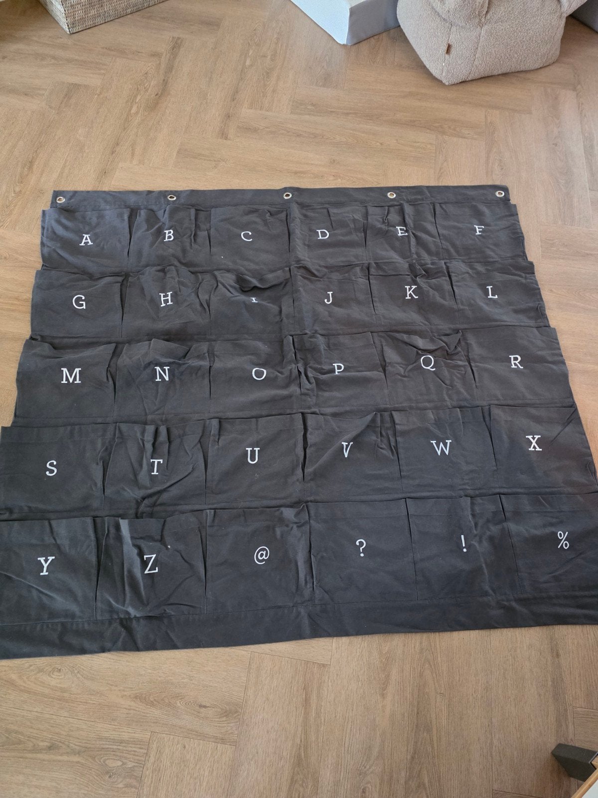 By Nord grijs wandkleed met vakken, Ophalen of Verzenden, Zo goed als nieuw, Met ophangsysteem, Grijs