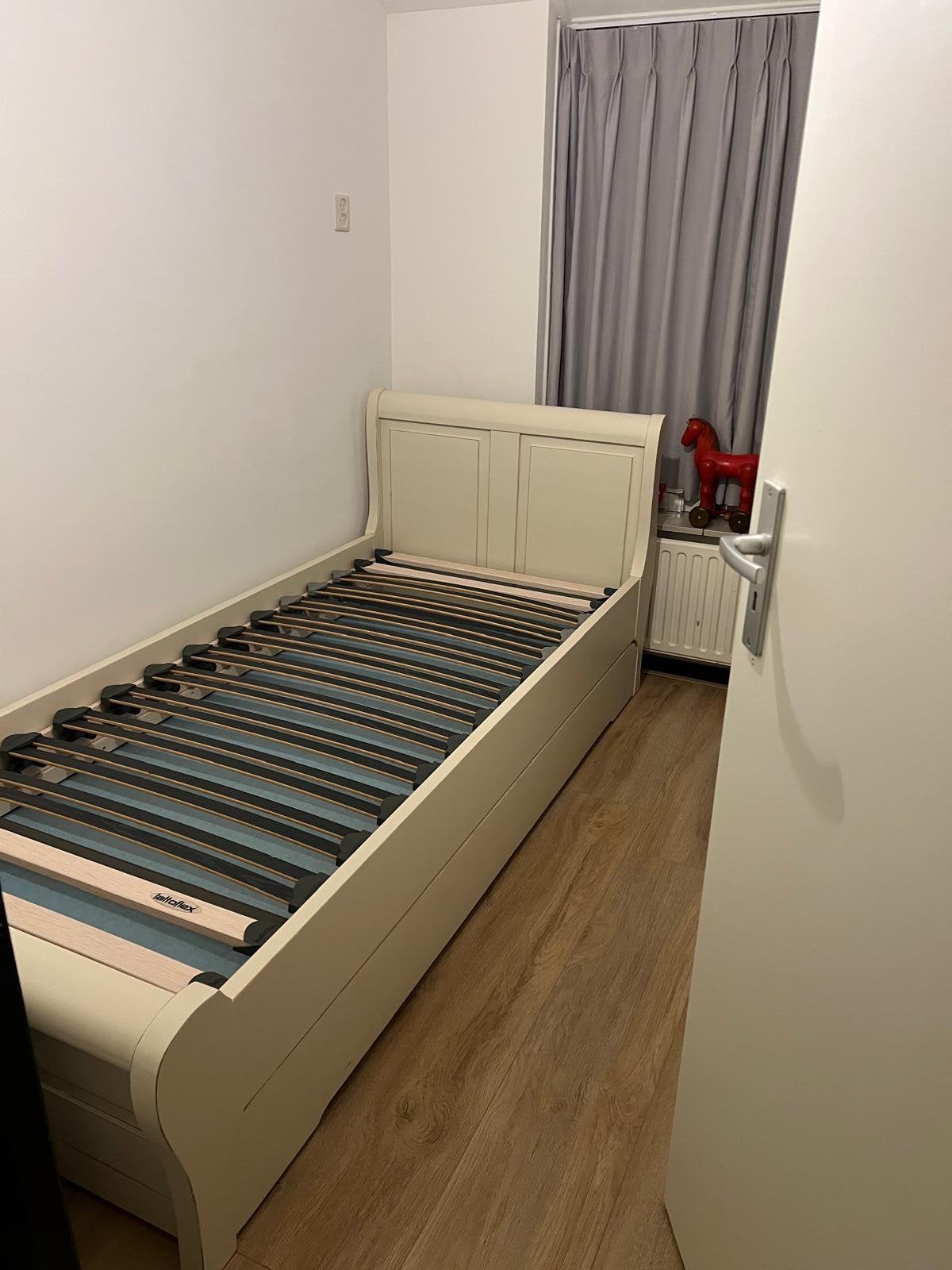 Bed gratis, Ophalen of Verzenden, Zo goed als nieuw, 180 cm of meer, 85 tot 100 cm