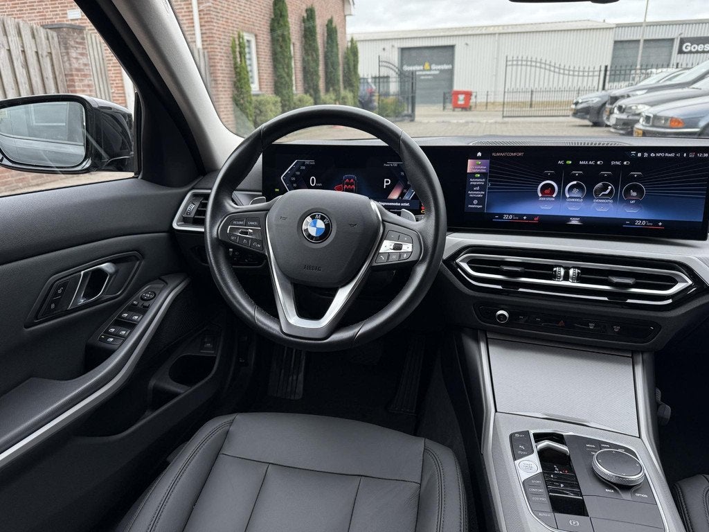 BMW 3-serie Touring 2.0 318i Org NL Widescreen-Leder-NW MODE, Automaat, 1998 cc, Gebruikt, Zwart