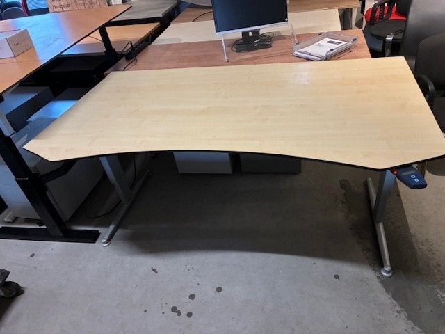 Elektrisch bureau hoogte 62/82, Ophalen, Elektrisch, Gebruikt, -