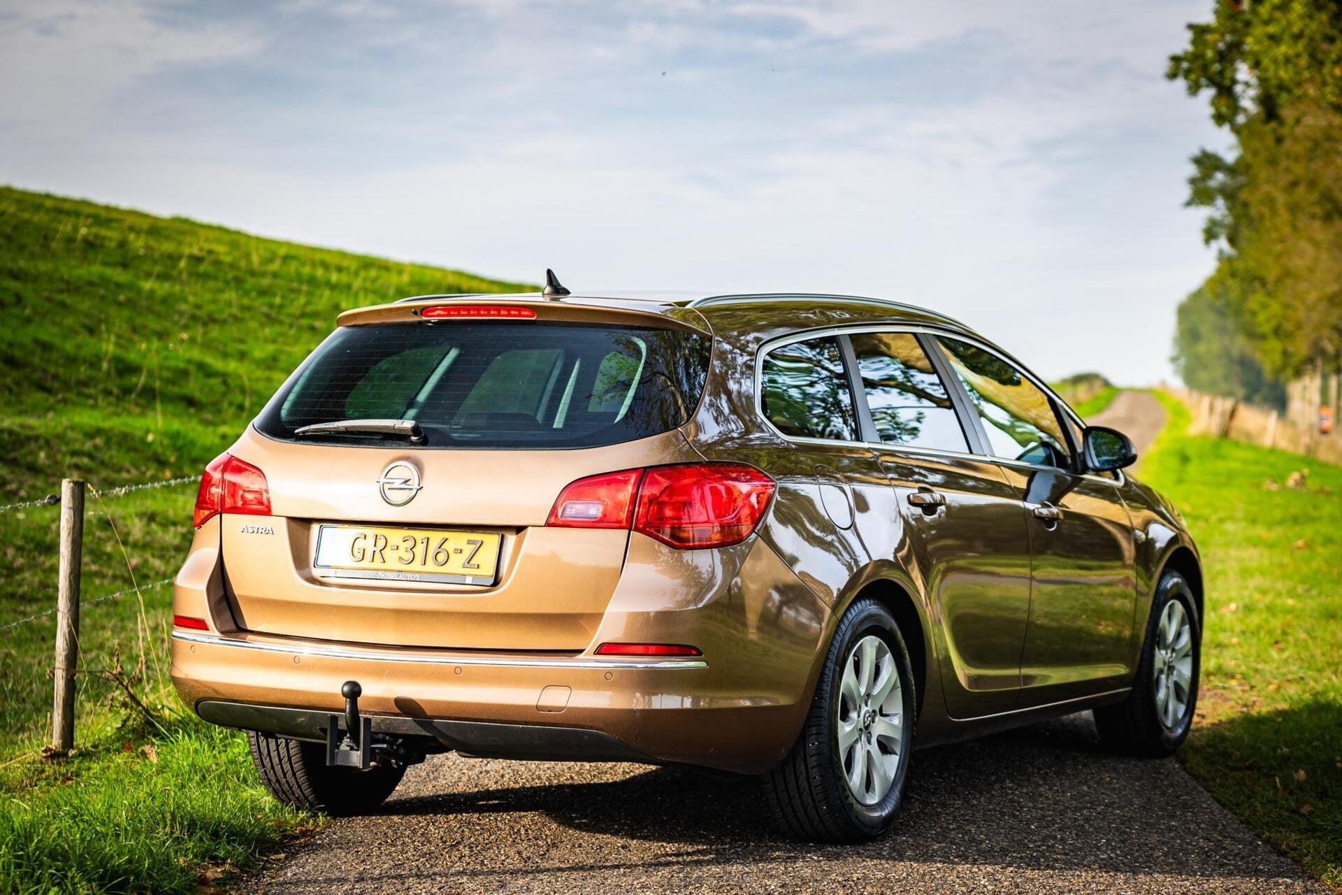 Opel Astra Sports Tourer 1.4 Turbo Edition, Voorwielaandrijving, Gebruikt, Euro 6, 4 cilinders