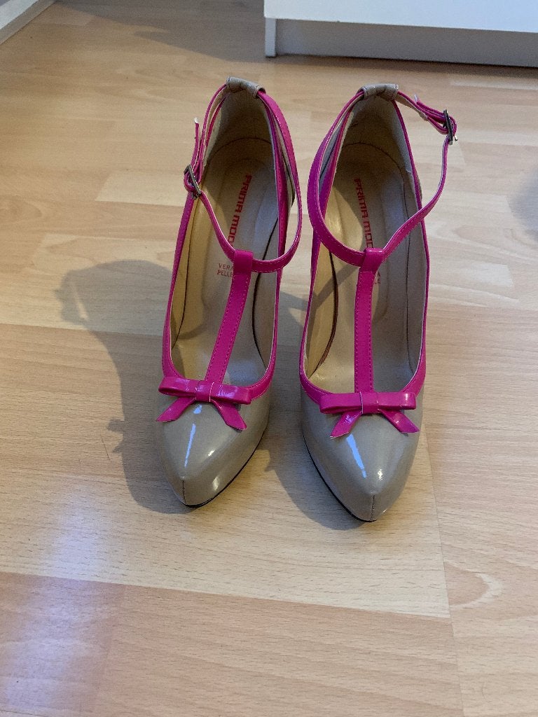 Prima Moda lakleer pumps, Pumps, Beige, Ophalen of Verzenden, Zo goed als nieuw