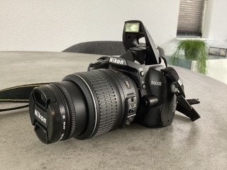 Nikon D3000 spiegelreflexcamera met 18-55 lens, Spiegelreflex, Ophalen of Verzenden, Zo goed als nieuw, 4 t/m 7 keer