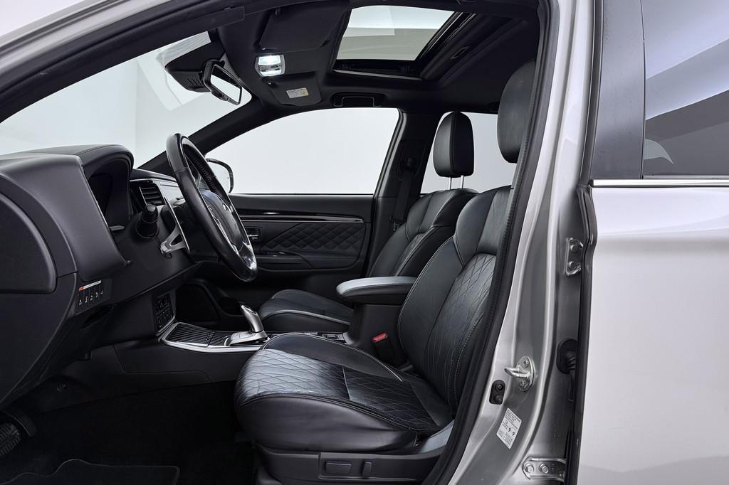 Mitsubishi Outlander 2.4 PHEV Instyle | Trekhaak | Schuif-/K, Automaat, 4 cilinders, 120 €/maand, Bedrijf