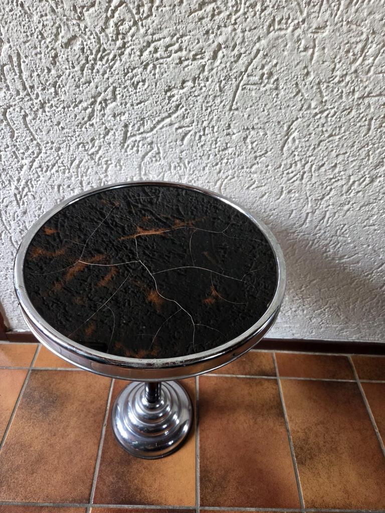Art Deco Bijzettafel / Plantentafel - Chroom en Bakeliet, Minder dan 55 cm, Gebruikt, Metaal of Aluminium, Rond