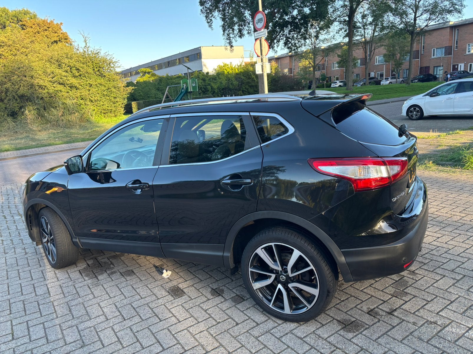 Nissan Qashqai 1.2 Automaat | 2017 | Tekna (Nieuw motorblok), Auto's, Automaat, 680 kg, 4 cilinders, Zwart