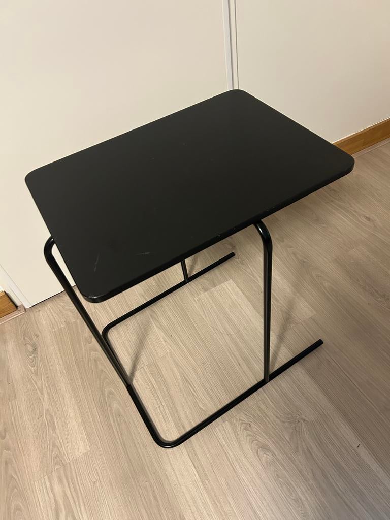 IKEA RIAN bijzettafel - Zwart, compact en veelzijdig, Gebruikt, Metaal of Aluminium, 55 tot 75 cm, Rechthoekig
