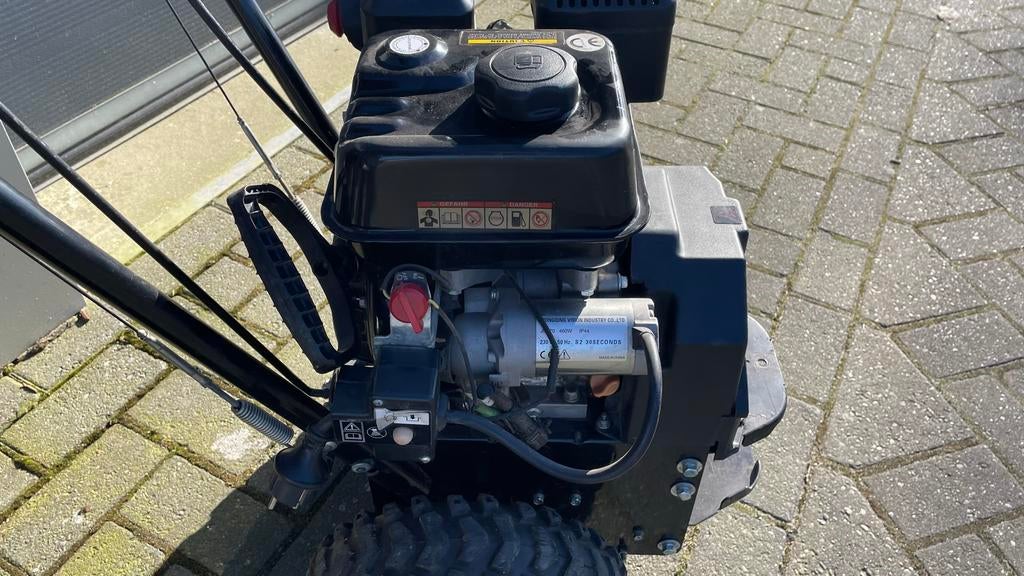 Motor lincon Lumag sneeuwfrees borstelmachine, Ophalen, Gebruikt