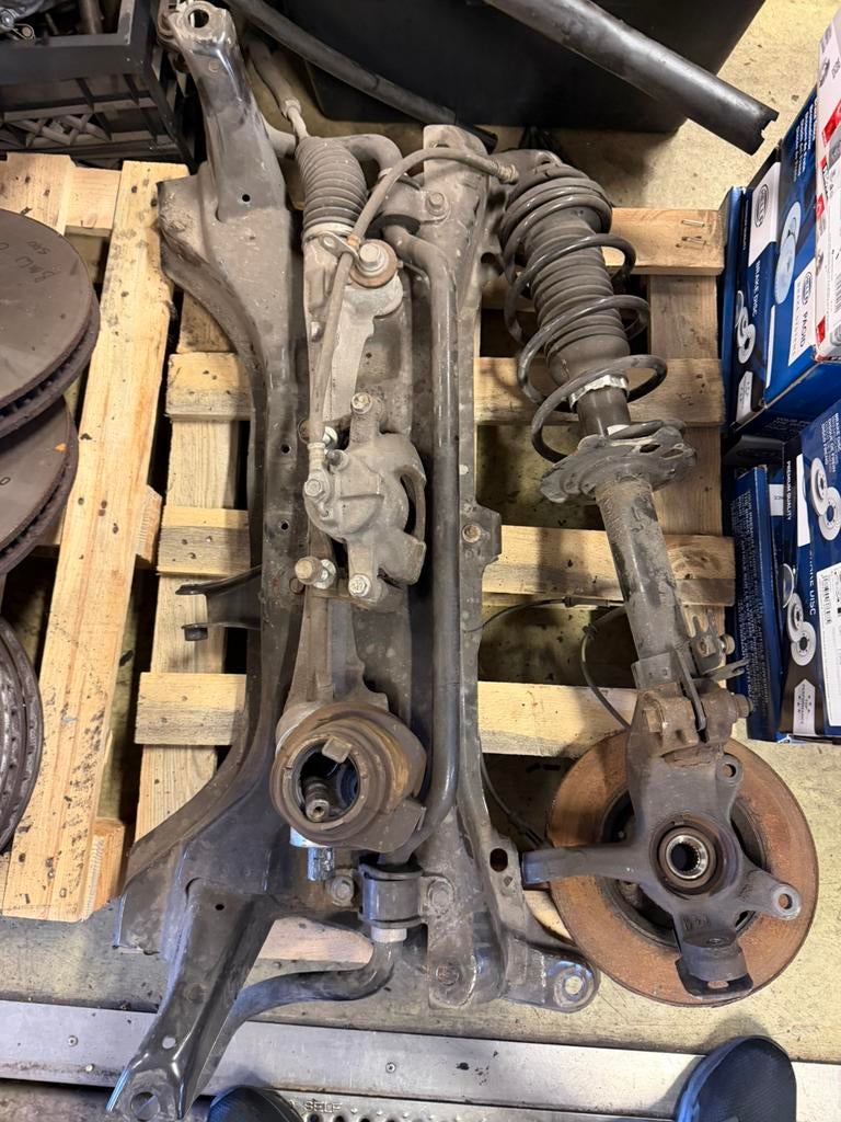 Peugeot 108/Toyota aygo/citroen c1 subframe en veerpoot, Auto-onderdelen, Ophalen, Gebruikt, Citroën
