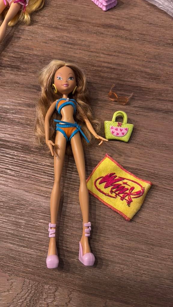 Winx club Flora beach pop, Kinderen en Baby's, Speelgoed | Poppen, Ophalen of Verzenden, Gebruikt, Babypop