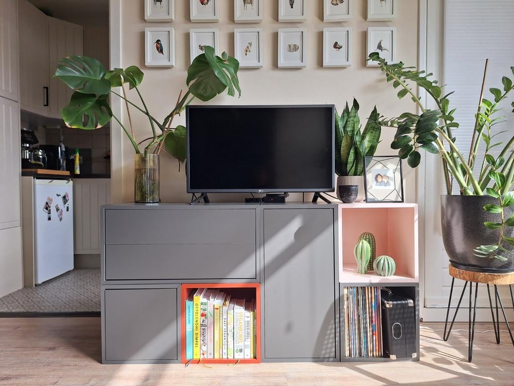 Ikea samengestelde Eket TV kast - zo goed als nieuw!, Huis en Inrichting, Kasten | Televisiemeubels, Overige materialen, 150 tot 200 cm
