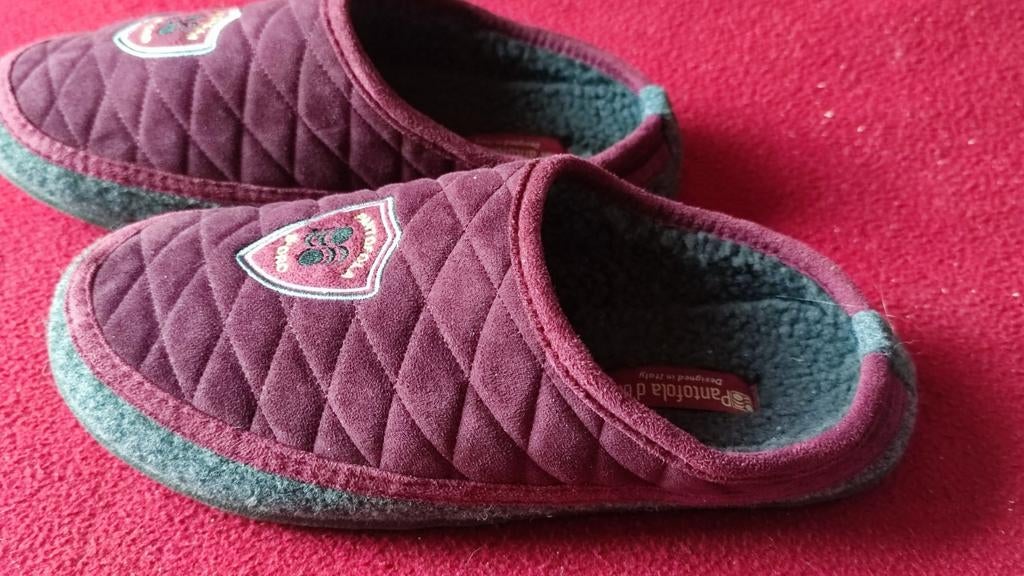 TOPSTAAT Gevoerde pantoffels Pantofola d'Oro - maat 43, Ophalen of Verzenden, Zo goed als nieuw, Zwart, Overige typen