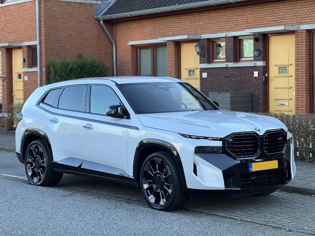 )) Luxe Trouwauto BMW XM White met Chauffeur ZONDER BORG ((, Met chauffeur, Trouwauto