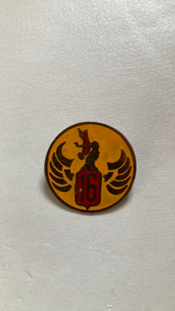 KNIL/ML 16e Squadron speld, Ophalen of Verzenden, Luchtmacht, Nederland, Embleem of Badge