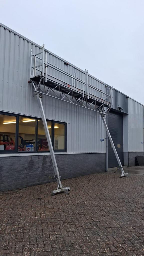 Zgan Altrex triangelbrug 6-12 meter, Ophalen, Zo goed als nieuw, Rolsteiger of Kamersteiger, 5 meter of hoger