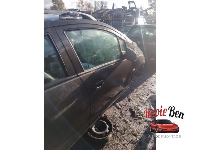 Portier 4Deurs rechts-voor van een Chevrolet Spark (4AQ), Gebruikt, Deur, -, Ophalen of Verzenden