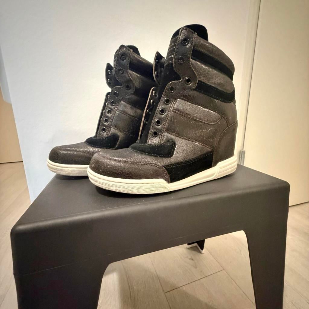 Marc Jacobs leren wedge sneakers maat 37, Kleding | Dames, Overige kleuren, Ophalen of Verzenden, Sneakers of Gympen, Zo goed als nieuw
