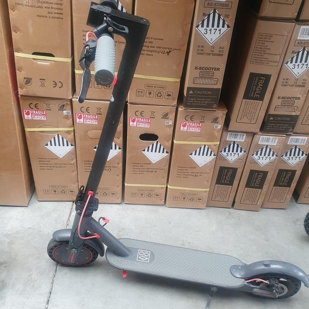 Elektrische step, Fietsen en Brommers, Steps, Ophalen of Verzenden, Zo goed als nieuw, Elektrische step (E-scooter), Aovo pro