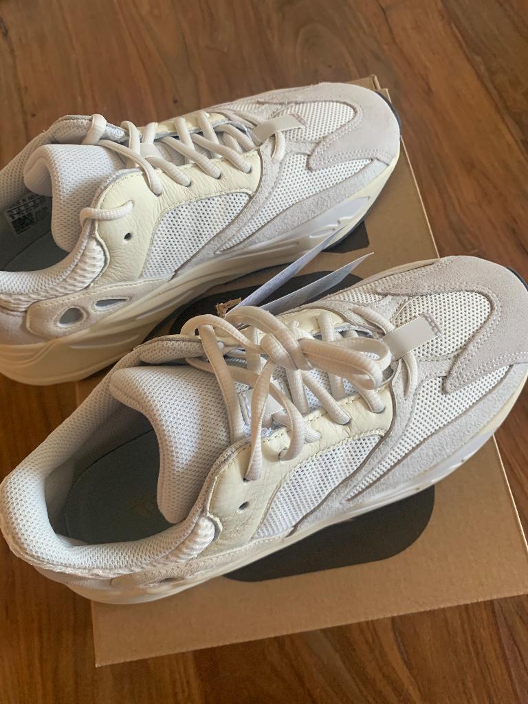 Yeezy boost 700, Ophalen, Overige kleuren, Nieuw, Sneakers of Gympen