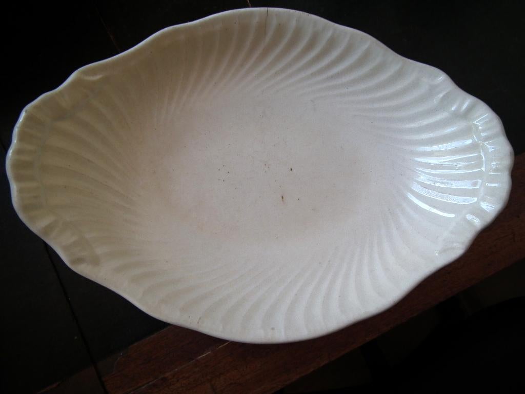 Mooie brood- of fruitschaal Petrus Regout uit rond 1900, Antiek en Kunst, Antiek | Servies los, Ophalen of Verzenden