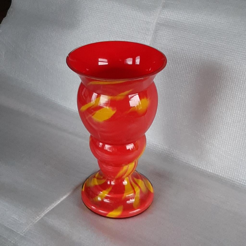 Glazen vaas rood / geel Murano (?), Ophalen