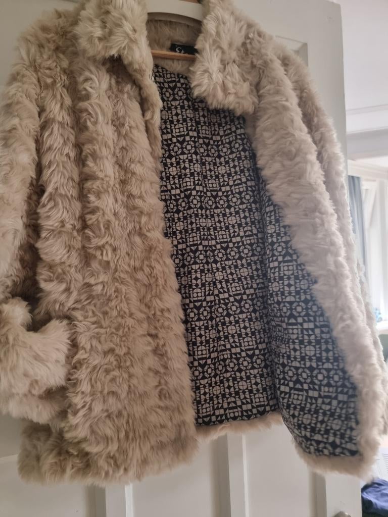Zgan teddy jas 38/ 40 beige, Ophalen of Verzenden, Zo goed als nieuw, Maat 38/40 (M), Beige