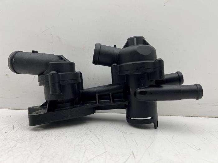 Thermostaathuis van een Volkswagen Passat, Gebruikt, -, Volkswagen, -