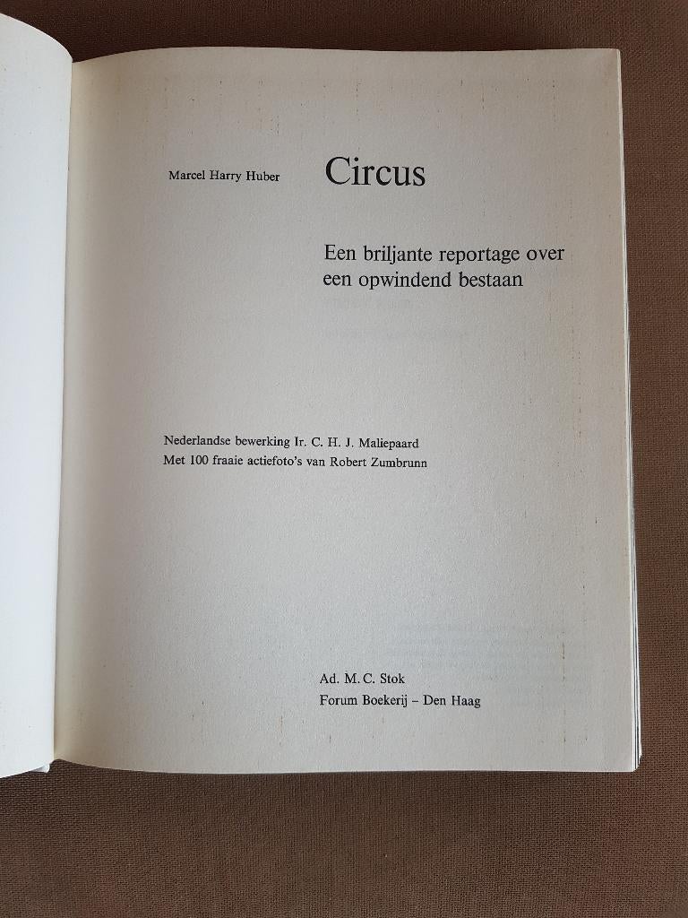 Circus, een briljante reportage over een opwindend bestaan., Verzamelen, Overige Verzamelen, Gebruikt, Ophalen of Verzenden