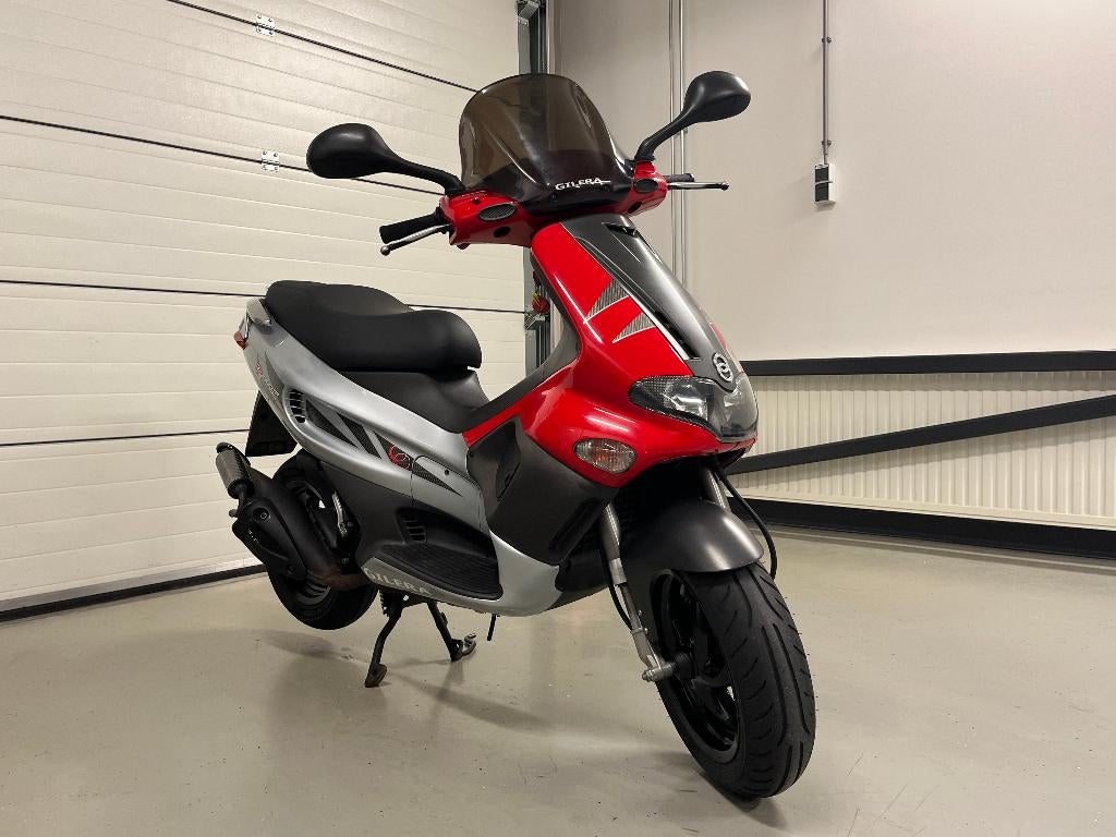 Gilera Runner 50cc SP PRO 2T BROM BJ 2006 Nieuwstaat !!!, Fietsen en Brommers, Scooters | Piaggio, Zo goed als nieuw, Overige modellen