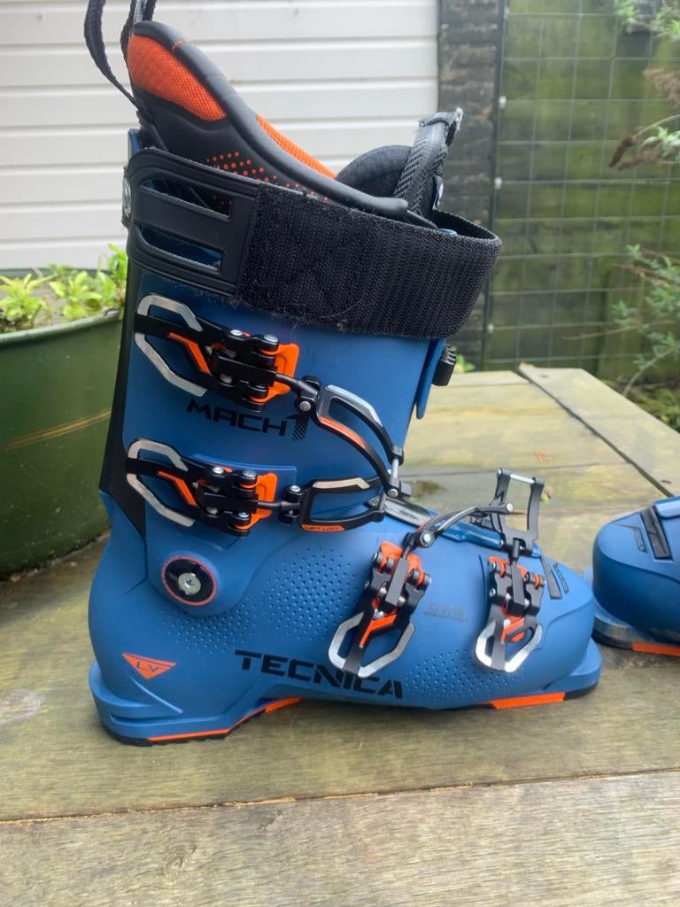 Tecnica Mach1 MV 26.5 skischoenen - Zo goed als nieuw!, Sport en Fitness, Skiën en Langlaufen, Overige merken, 160 tot 180 cm