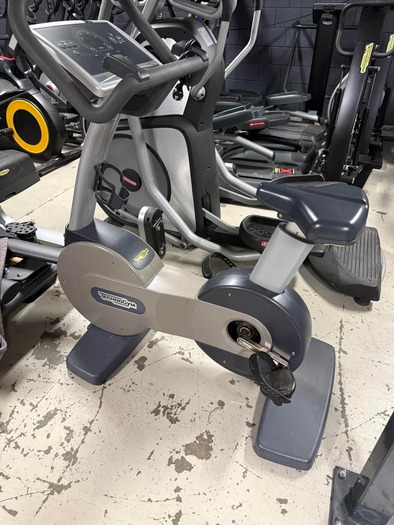 Technogym new bike 500, Ophalen, Gebruikt, Info@fitnessapparatuur.nl, Ambachtsweg 20A huizen