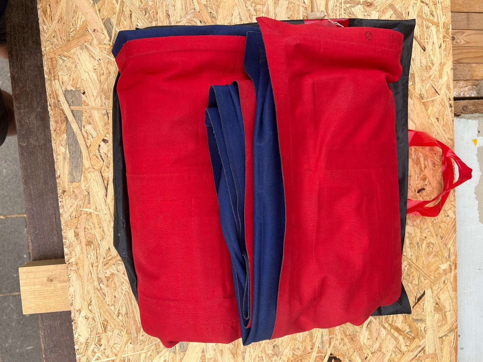 Comfortabel Luchtbed 140x200cm - Ideaal voor Logees/Camping, Ophalen, Gebruikt, 2-persoons
