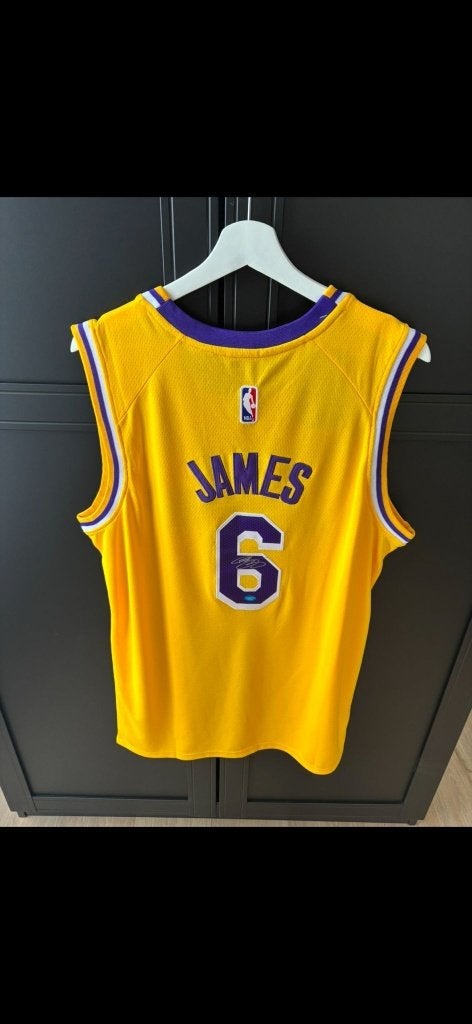 Gesigneerd shirt Lebron James, Verzenden, Nieuw, Kleding