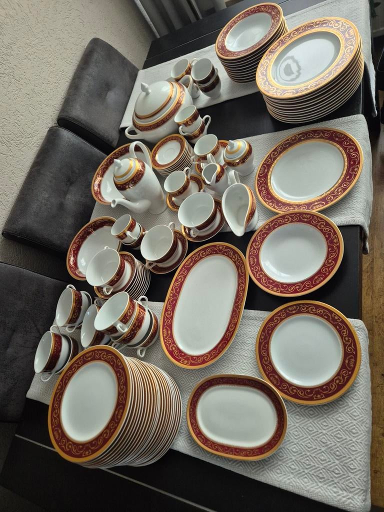 Prachtig porseleinen servies voor 12 personen,84-delig, Ophalen