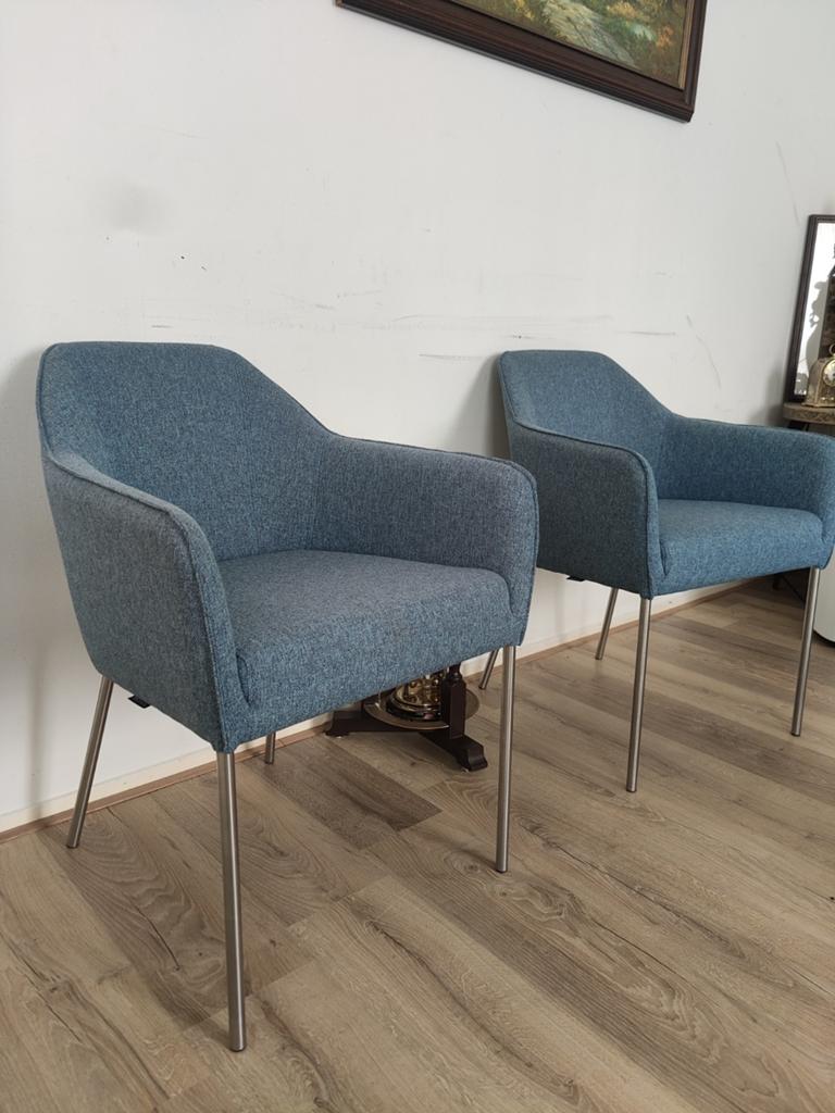 Twee stoelen van het merk Montel in blauw., Ophalen