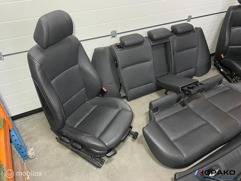 BMW E91 3 serie Interieur zwart leder VERWARMD + gordijntjes, Auto-onderdelen, Interieur en Bekleding, Gebruikt, Einsteinlaan 5 rijswijk