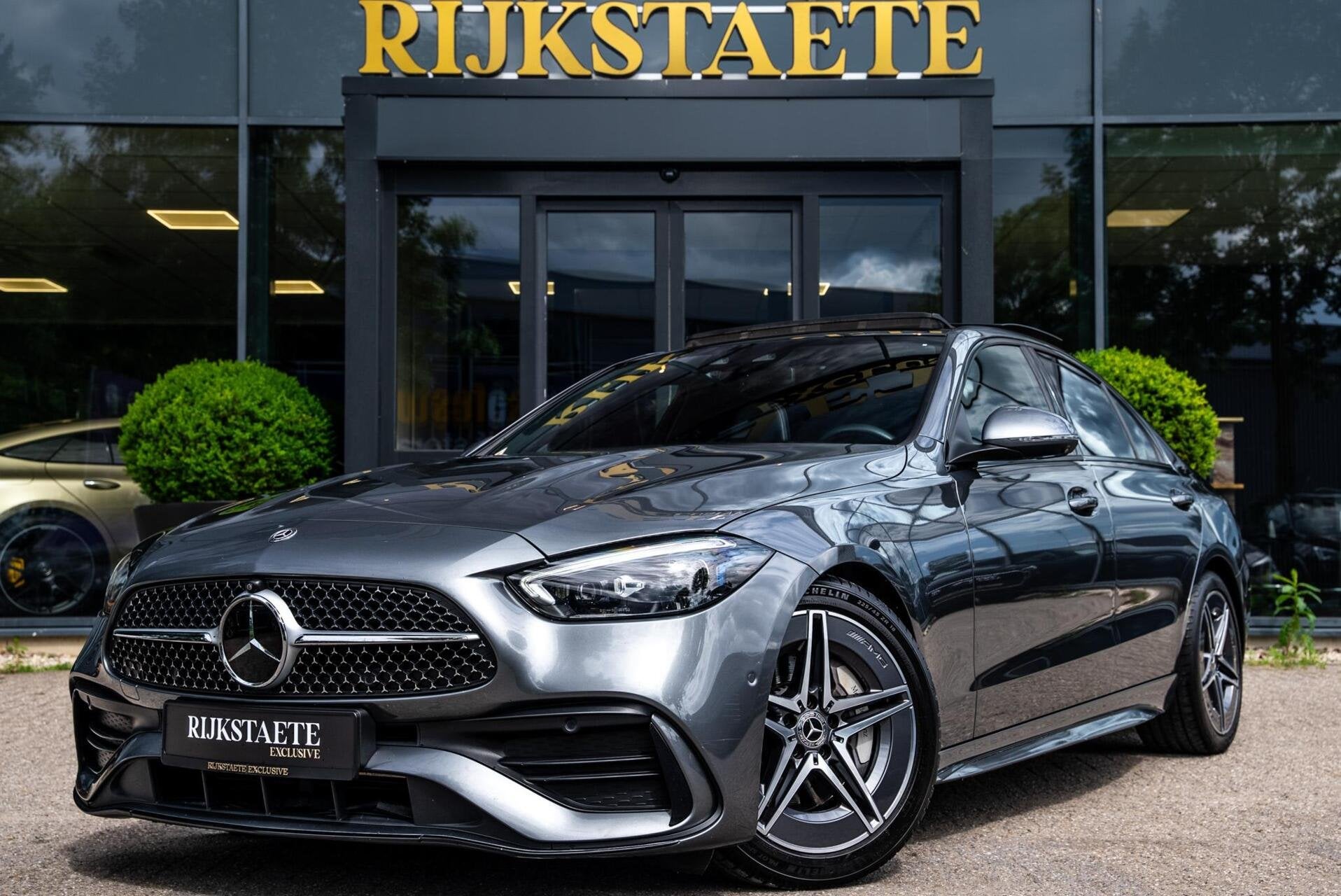 Mercedes C-klasse C300 AMG Line|PANO|BURMESTER|360|18''|ACC, Automaat, 4 cilinders, Leder en Stof, Bedrijf