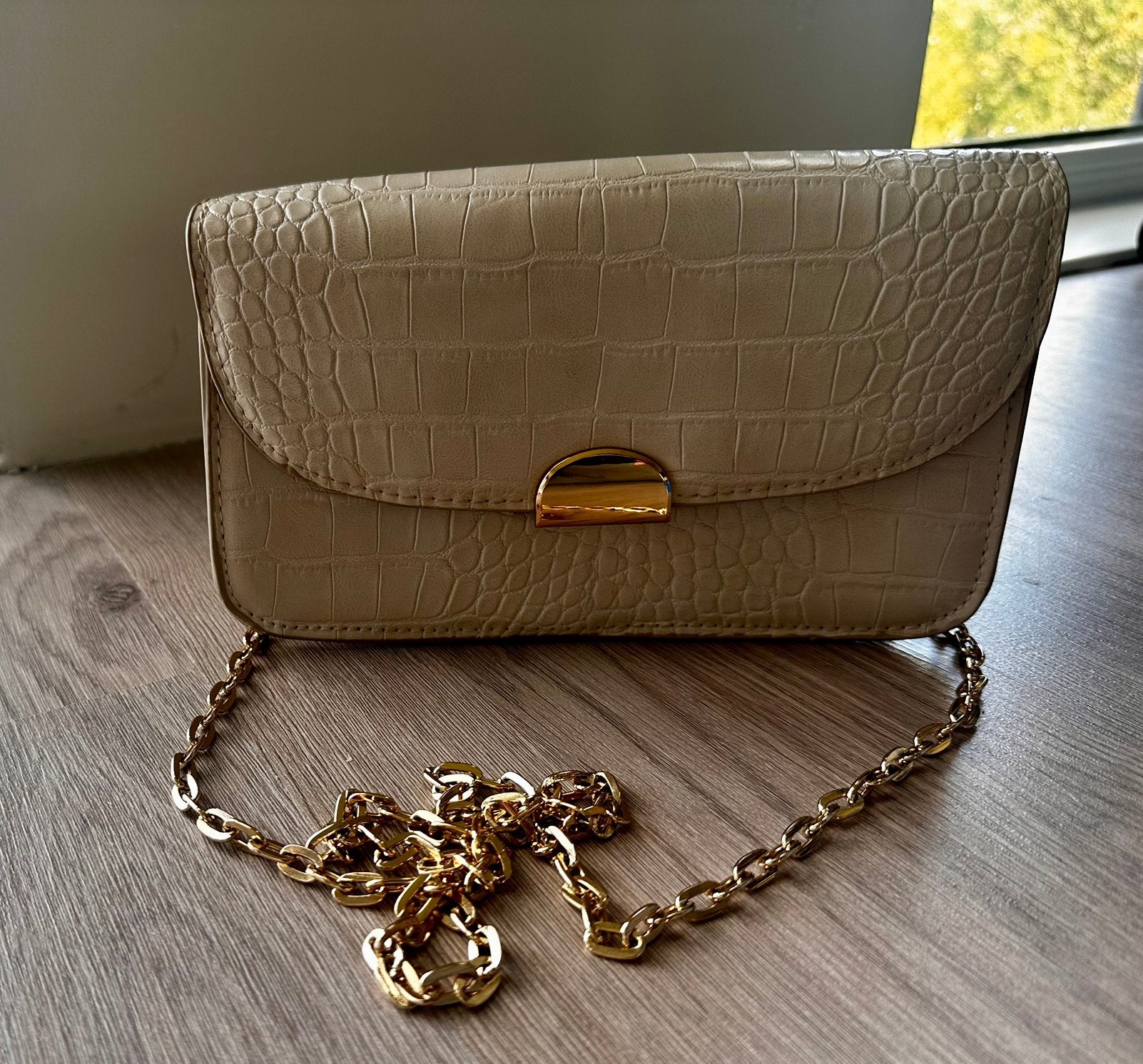 MANGO crossbodytas crocoprint goudkleurig ketting, Ophalen of Verzenden, Zo goed als nieuw, Overige kleuren, Schoudertasje