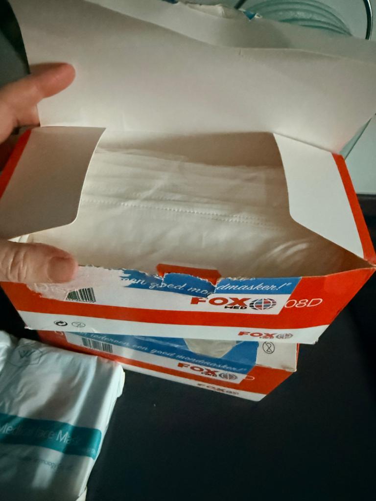 200 wegwerp mondkapjes, uiteraard ongebruikt, Ophalen of Verzenden
