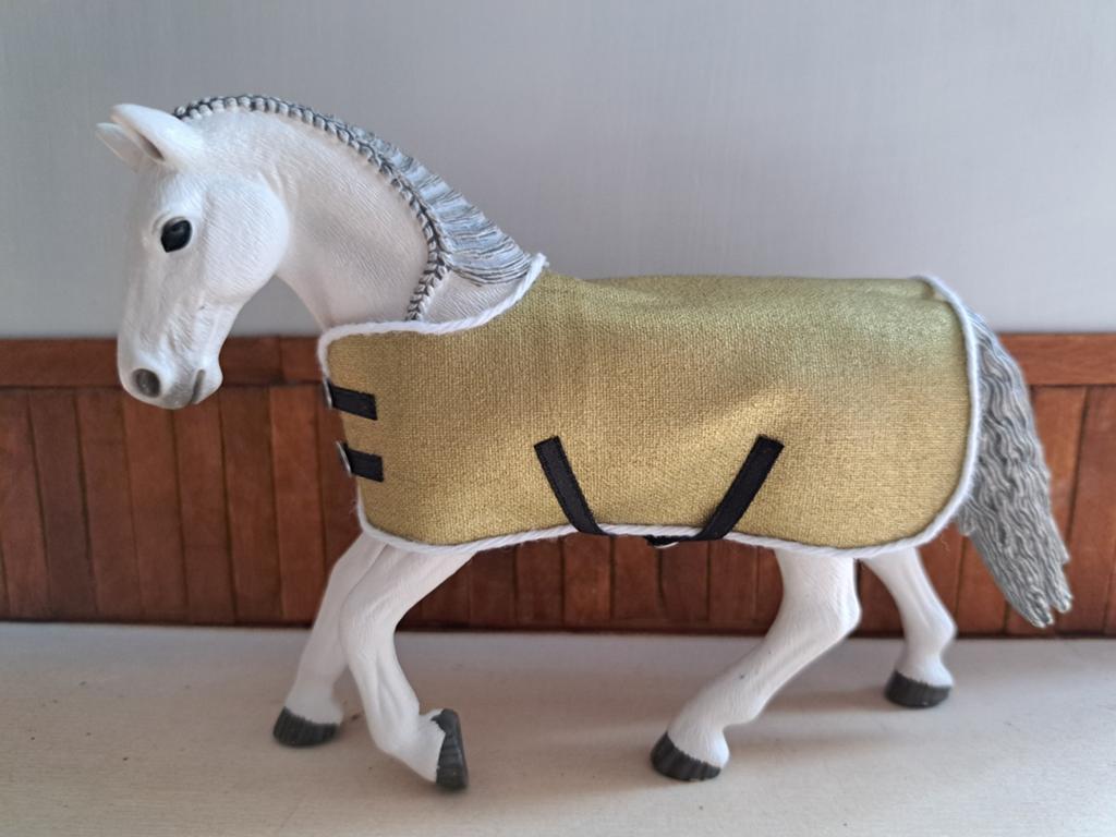 Schleich deken goud, Ophalen of Verzenden, Zo goed als nieuw, Paard, Beeldje of Figuurtje
