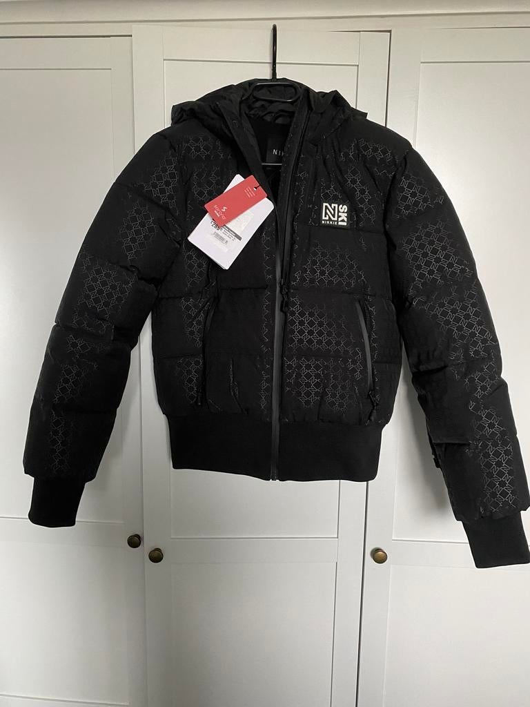 Nikkie Yenthe Dames Korte Winterjas maat 34 NIEUW, Ophalen of Verzenden, Nieuw, Maat 34 (XS) of kleiner, Zwart
