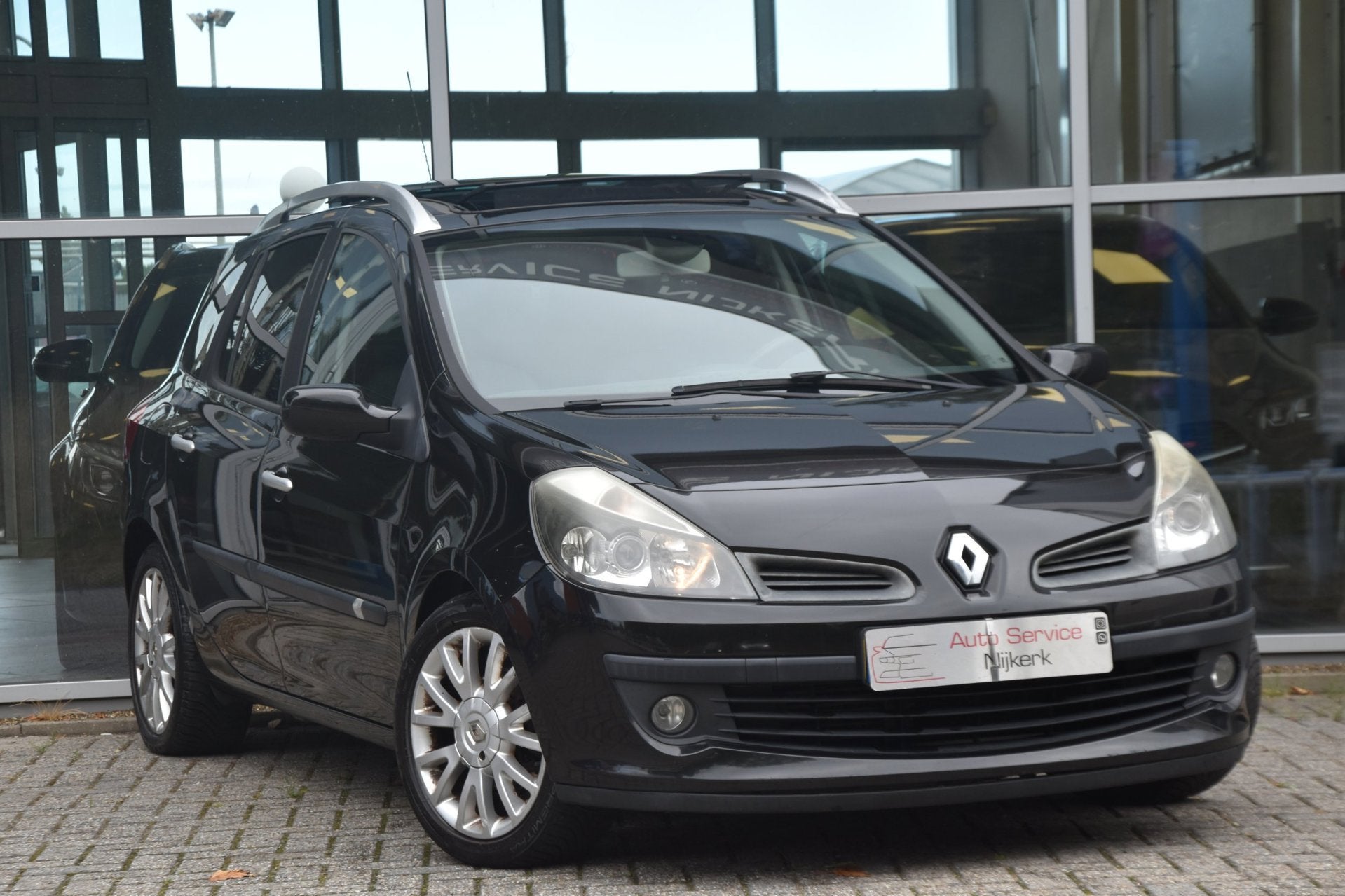 Renault Clio Estate 1.2 TCe 101PK | 1e EIGENAAR | PANORAMADA, Voorwielaandrijving, Gebruikt, Zwart, 4 cilinders